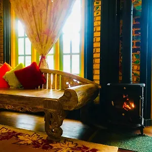 Serendipity Artistic By Heidis Guest house